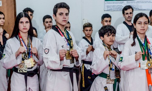 Com apoio da prefeitura, atletas representarão Pinheiral em competição nacional de taekwondo